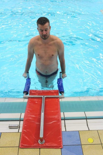 Aqua fitness natte sportschool armen