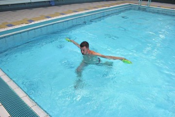 Aqua fitness natte sportschool paddles