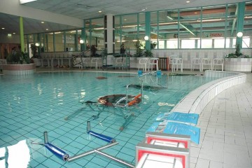 Aqua fitness natte sportschool toestellen
