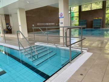 Hekwerk leuning rvs badrand